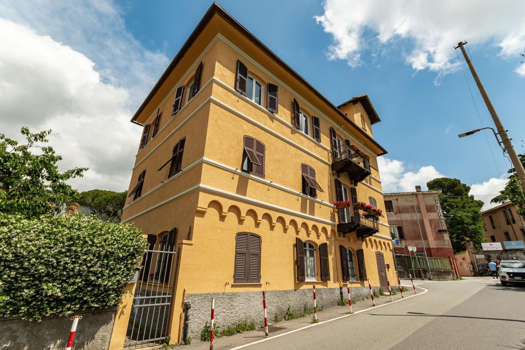 Spacious 3-Bedroom Apartment - 10 Min To City Center & 5 Min To Gaslini Hospital Genua Exteriör bild